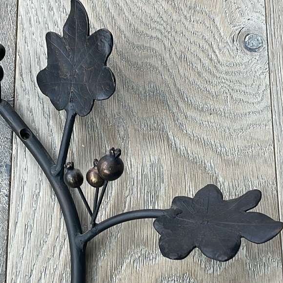(2) Pottery Barn Bronze Metal Vine/Leaf Candle Sconces.Holds a 3”Wx 4”H Candle. - Picture 2 of 7